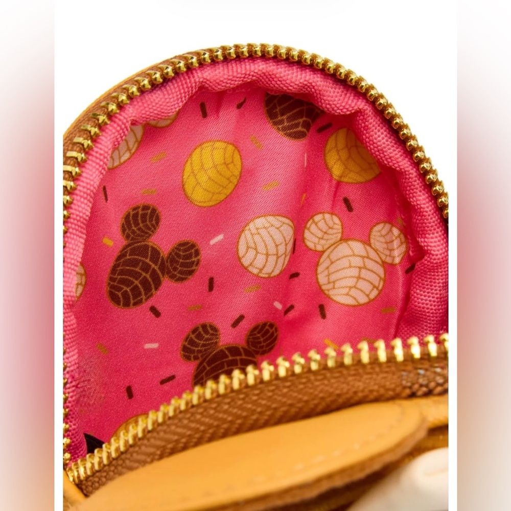 Loungefly Disney Minnie Mouse Chocolate Concha Figural Coin Purse - Picture 4 of 9